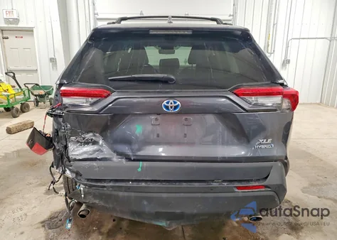 2021 Toyota Rav4 Xle Premium z USA, uszkodzony, nr VIN 4T3B6RFV6MU032709